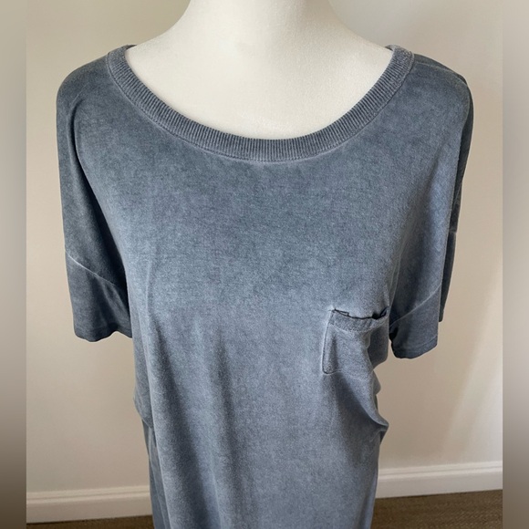 easel T-Shirt Dress - Size M - Picture 2 of 12